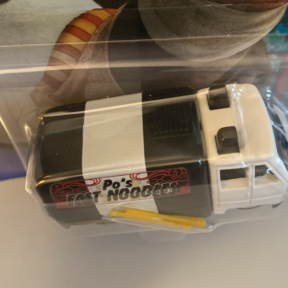 Hot Wheels Character Cars Kung Fu Panda Po Ping - Picture 3 of 4